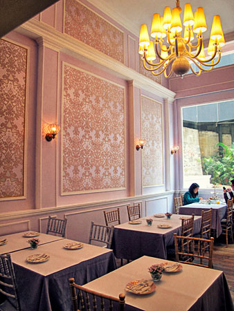 salon de thé - vitrine en trompe l'oeil